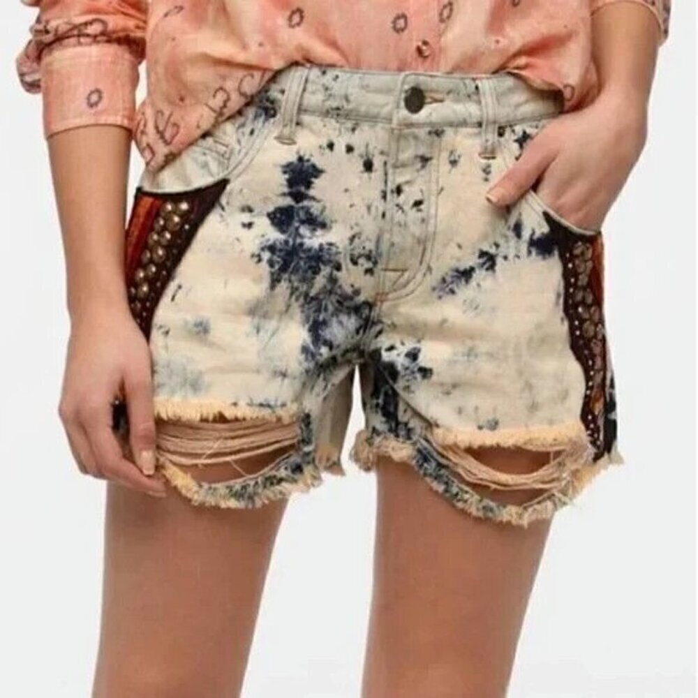Urban Outfitters BDG Shorts Freja Vintage Fit Acid Wash Jean Embroidered Size 24